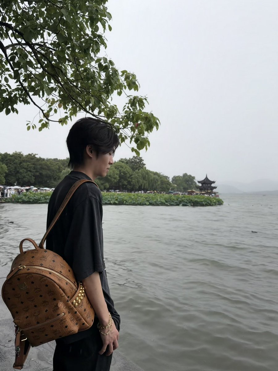 LucaLuciano_'s tweet photo. 杭州 https://t.co/8j54lCBhwM