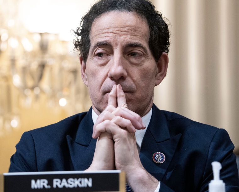 funder's tweet photo. 🚨 RASKIN DEMANDS ANSWERS: Rep. Jamie Raskin just demanded Trump's medical records under oath, exposing the absurdity of his 22-doctor checkup. Read Raskin's full update: 👇 https://t.co/BzUFUWGLeR https://t.co/pYIhbhoND5
