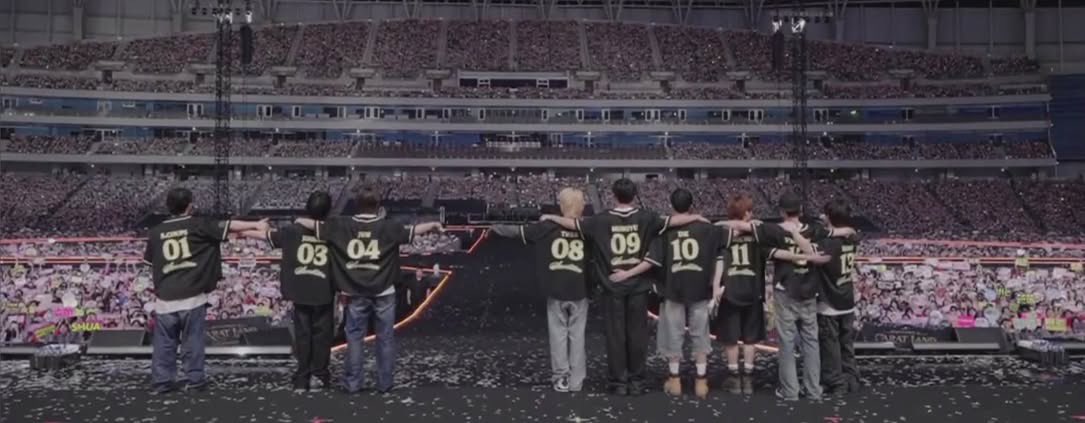 maps0129's tweet photo. 이틀 동안 비가 와서 좀 엉망이었지만 
콘서트 보고 나니까 행복한 이틀이었네. 
울어서 눈 화장 다 지워졌지만...

이제 공항 간다(´･_･`) https://t.co/UfPKCbZSgH