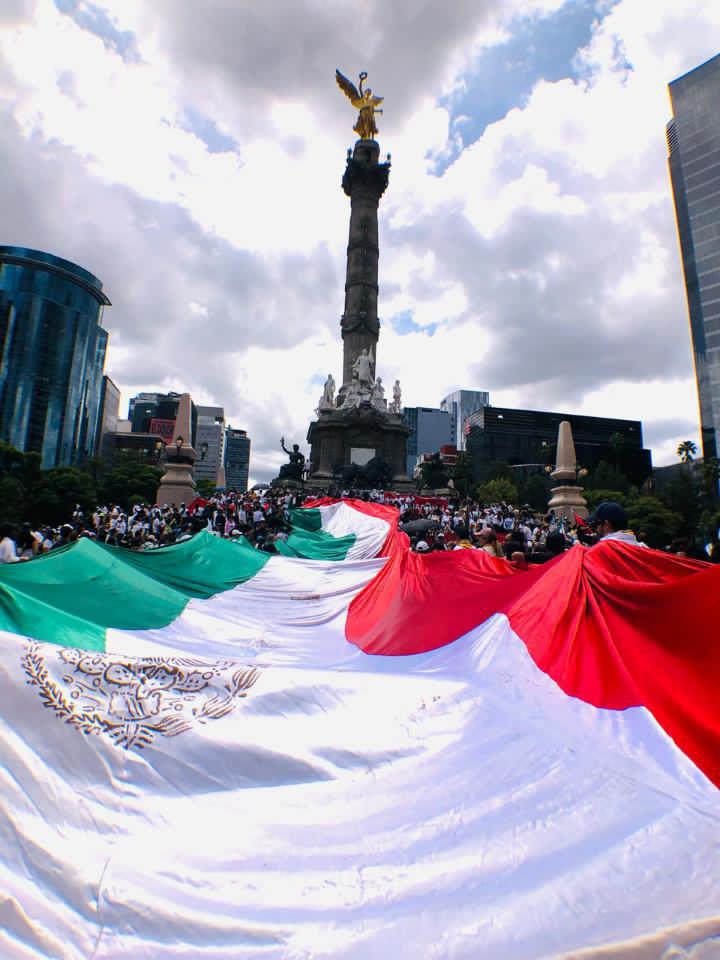 RutCorona's tweet photo. @RicardoBSalinas Tío Richie ¿Cómo podremos hacer llegar la bandera monumental a uno de los partidos de México? Nos ayuda xfavor  🇲🇽⚽🙋🏼‍♀️ https://t.co/Gbo6VFwxeZ
