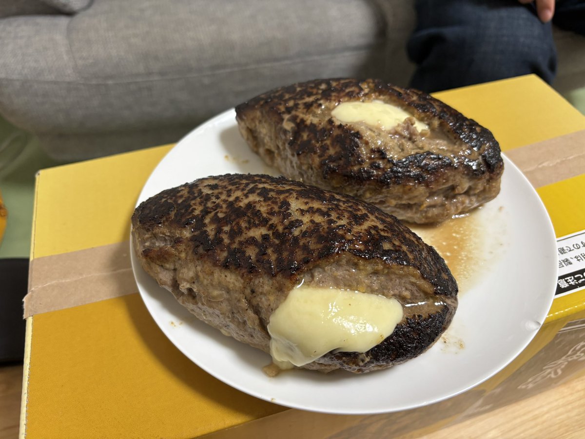 roniearaveru's tweet photo. アホハンバーグ https://t.co/ecU3k7N12k