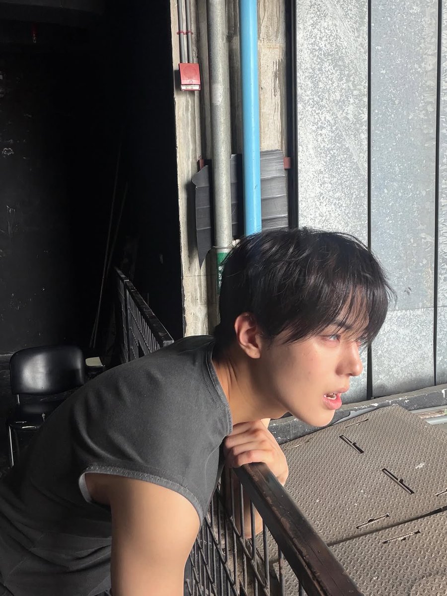 WHIBJAPAN's tweet photo. 260621 イジョンインスタ🆙

Go up:our era _終

#WHIB #휘브 #フィブ
#LEEJEONG #이정 #イジョン https://t.co/RoowJJh6B7