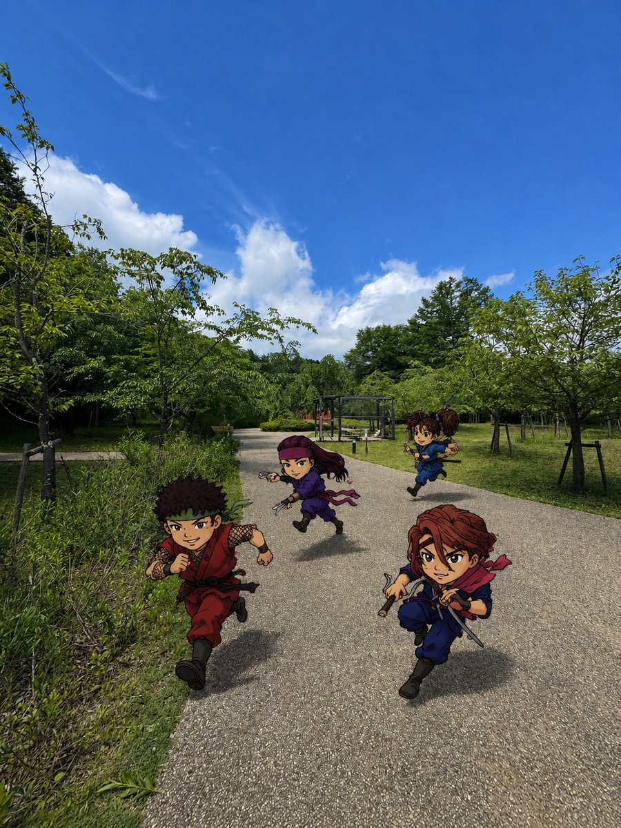rai_fu_jin's tweet photo. いつも靁凮刄を応援いただき、ありがとうございます🥷

本日6/21は夏至。
一年でいちばん日が長い日です☀️

忍野しのびの里も、夏らしさが少しずつ増してきました。ご来園の際は、こまめな水分補給など暑さ対策をしながらお楽しみください！

茶屋ではラムネやかき氷もご用意しています🍧
ぜひ涼みにお立ち寄りください！

#靁凮刄 #忍野しのびの里 #忍者ショー #山梨観光
