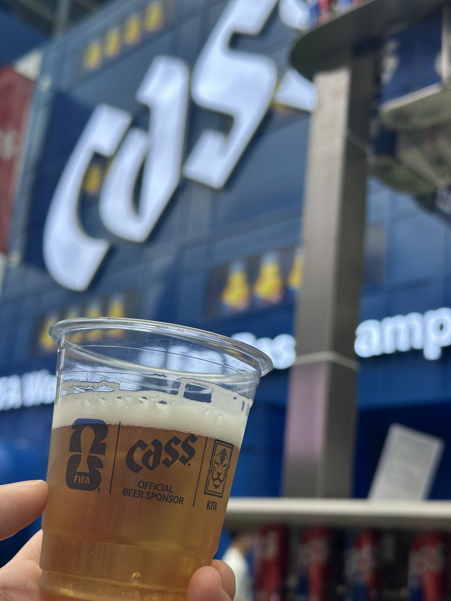 araskip's tweet photo. 休日だけど学会で、仕事終わりに飲むノンアルコールビールがさっぱりして最高！🍺 https://t.co/AVBN93lBy9