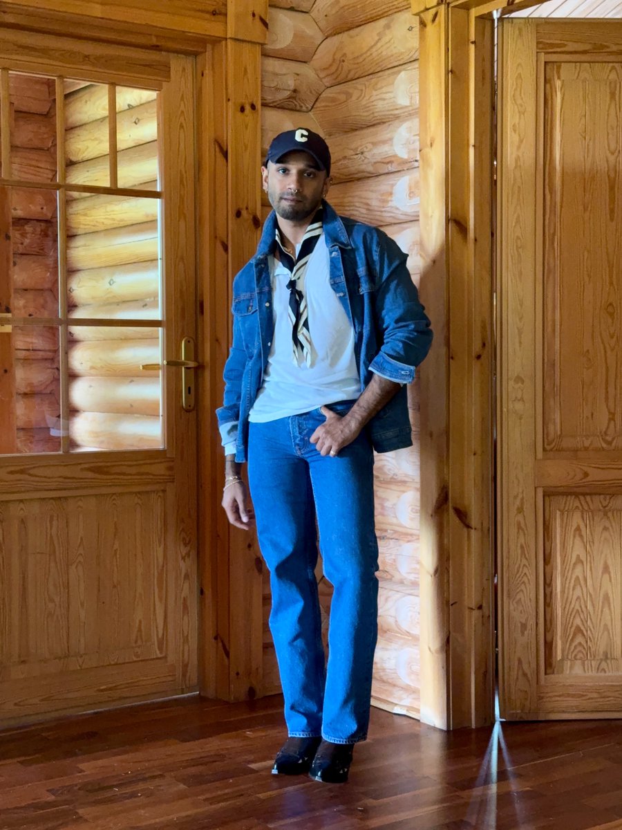 NateReneRO's tweet photo. Double denim Dandy https://t.co/8eHeqFcLDz