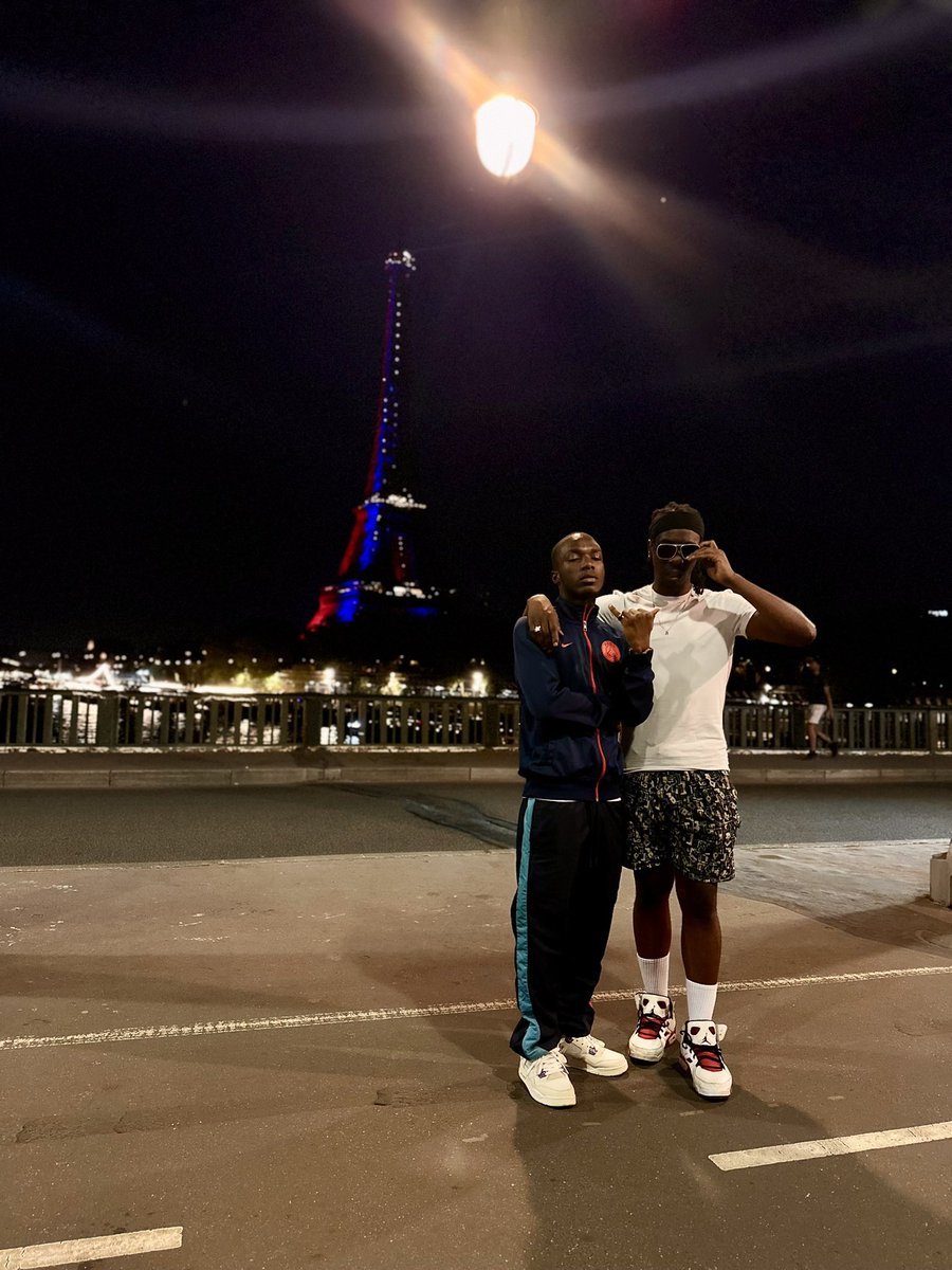Paco522Familia's tweet photo. Bonne Fête de La Musique la família ! 🎶🇨🇮🇫🇷

Avec le big @RAAINIER_ big energy big fraté 🤞🏾🔥 https://t.co/qROhMqjEYg