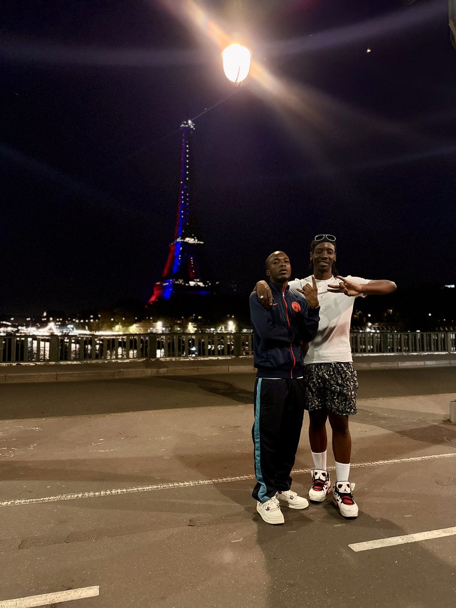 Paco522Familia's tweet photo. Bonne Fête de La Musique la família ! 🎶🇨🇮🇫🇷

Avec le big @RAAINIER_ big energy big fraté 🤞🏾🔥 https://t.co/qROhMqjEYg