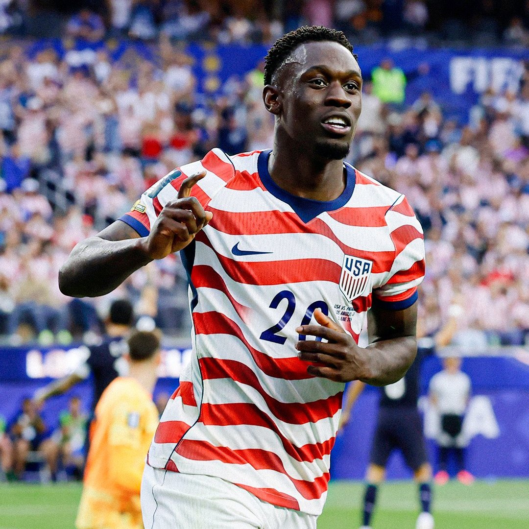 TheMatchdayHQ's tweet photo. 🚨🚨 | 𝐁𝐑𝐄𝐀𝐊𝐈𝐍𝐆: FC Barcelona are CONSIDERING a move for Monaco striker Folarin Balogun, who is valued at €24M. 

[@elnacionalcat] https://t.co/6kOHUqWKCh