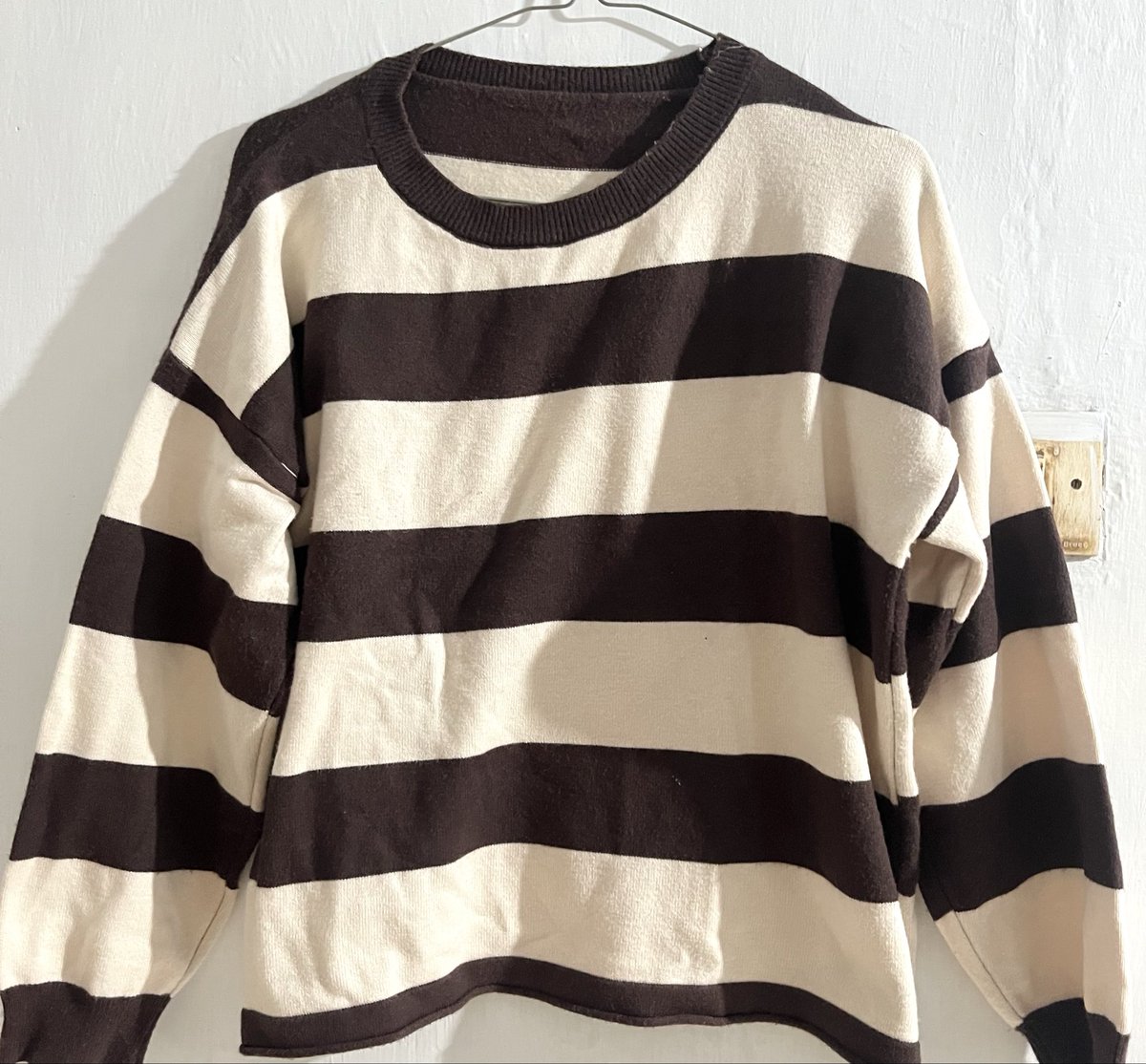 leunllyn's tweet photo. gaiss aku jual baju ini cuma 35K ajaa,bisa co lewat oren yaa!!💘💖
dripd numpuk dilemari ku😭 https://t.co/GXR9KbSIMR