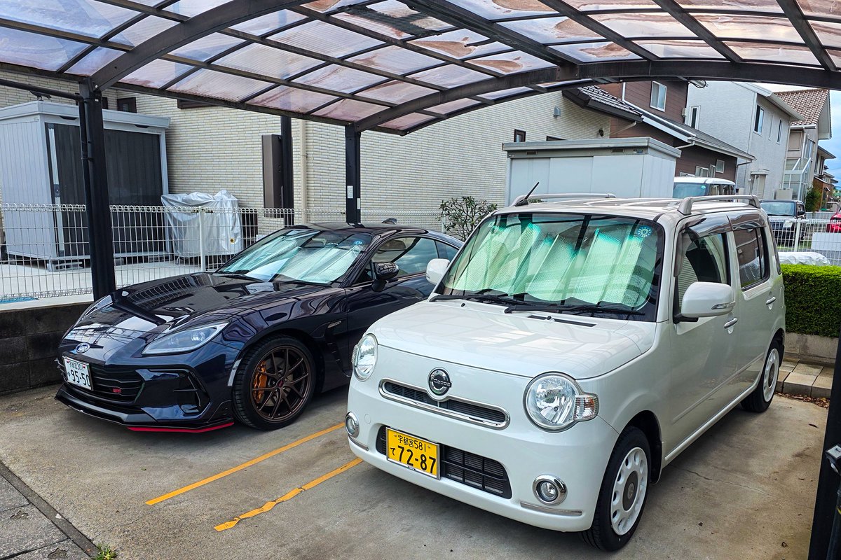 IsseyX1's tweet photo. 車購入して先週末納車　また？🤣

2012年式12万km走行　ミラココア　約29万円　塗装はびっくりするほどきれい
タイヤは気に入らなかったのでコンフォート系に交換　約3万円

今日、整備やさんに持ち込んで点検
足周り、エンジン系、冷却系、電気系、すぐに交換必要な箇所なし

大当たりじゃないか！😉 https://t.co/HqQwwuOGU0