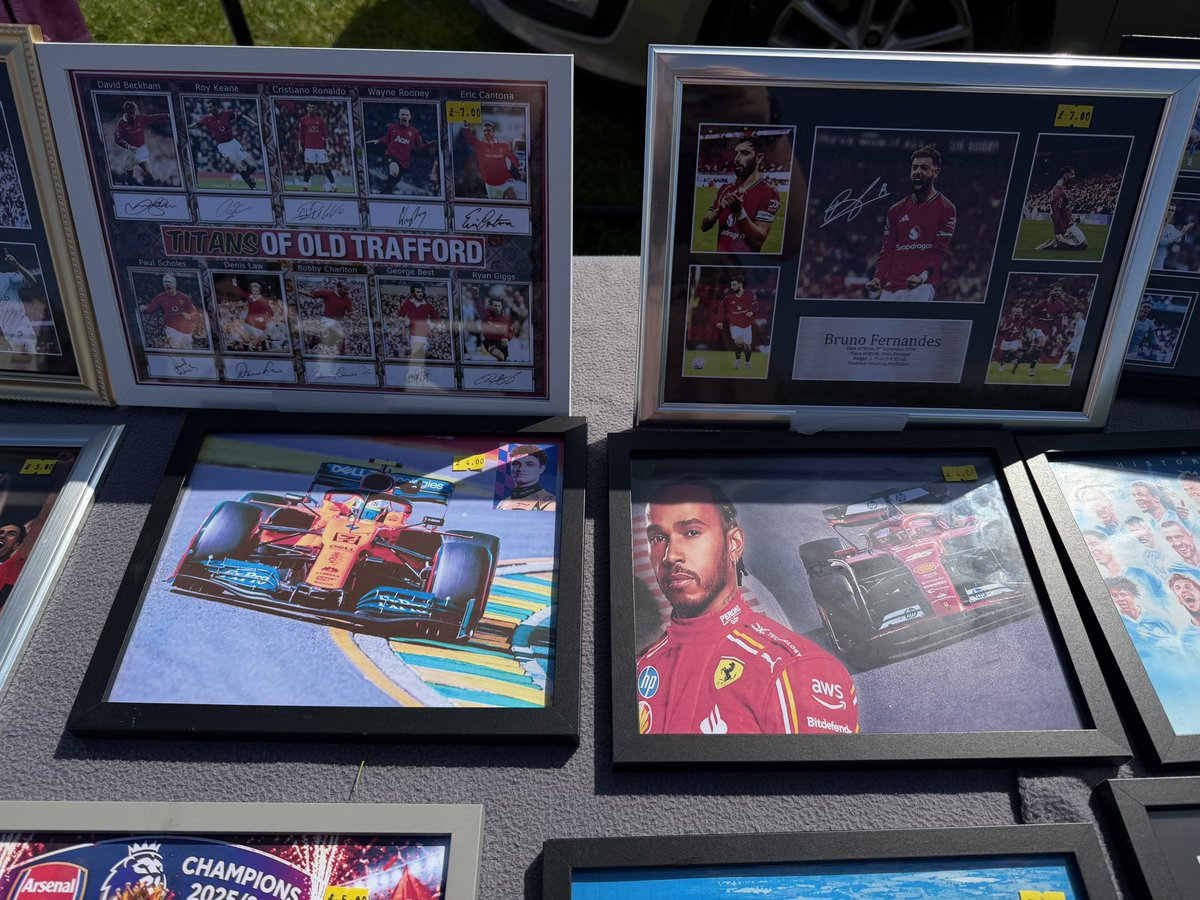 lovepiastri's tweet photo. found some bangers at the car boot sale https://t.co/LKIojKHYet