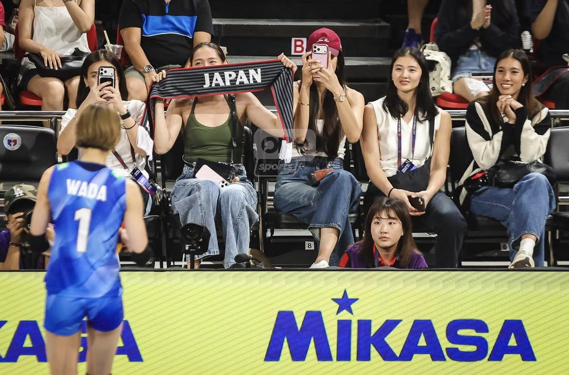 tj_canino's tweet photo. juju, maddie, bella, thea, and leila having their fangirl moment with 🇯🇵yukiko wada ♥️🤍

📸 | onesports https://t.co/Nf8NNz6Ajw