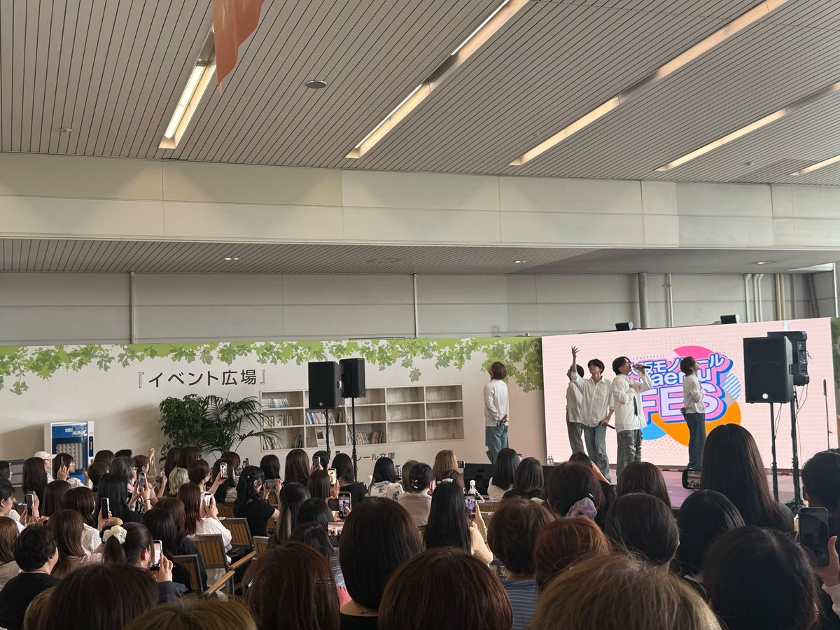 GUM_taisei's tweet photo. モノレール
ありがとうございました‼️

今日は日本代表の試合もかぶってたからこそ
できる演出もあり
ツアーのチケットもたくさんお届けできました🙇‍♀️

来週はツアー名古屋公演です🔥
お待ちしております👍 https://t.co/kyqqWTz64k