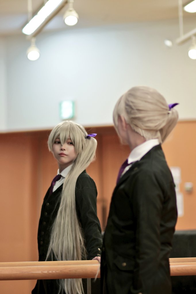 temple_cosplay's tweet photo. ピアノと撮影できる楽屋も、今回のイベントでは使用可能です！
この楽屋は大きな鏡もあるため、鏡越しでの撮影や、アイドルのレッスン風にも撮ることができます。
※ピアノの演奏は行わないでください。
※ピアノの開閉はスタッフが手袋をつけて行い、使用ごとに消毒を行います。 https://t.co/jp5RT22ZM0