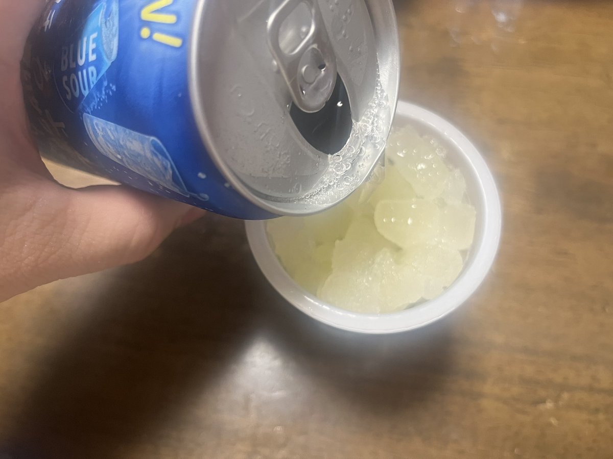 ka10_ma's tweet photo. 20歳以上だけが許される美味しい召し上がり方

#ICEBOX
#ほろよい https://t.co/Ibi0vZxAfx