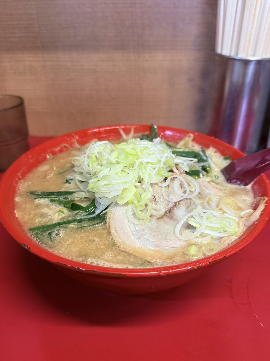 MSS_Saitama's tweet photo. 今日のお昼は数年ぶりに弁慶浅草本店へ
油出ツルツルの床も含めて懐かしかった...
#ラーメン https://t.co/teWjh9xYof