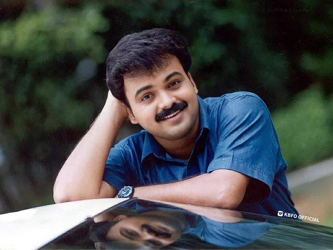Edwerd_Willy's tweet photo. Kunchacko Boban Upcomings :-

▪️#Unmadham - Aug 7 Release!
▪️#BachelorPartyDeux - October Release!
▪️#NereChovva
▪️#JyothishShankar (PonMan) Project 
▪️#NisamBasheer (Rorschach) Project
▪️#JithuAshraf (Officer on Duty) Project

Promising Lineups https://t.co/PxgD8k4ZX3