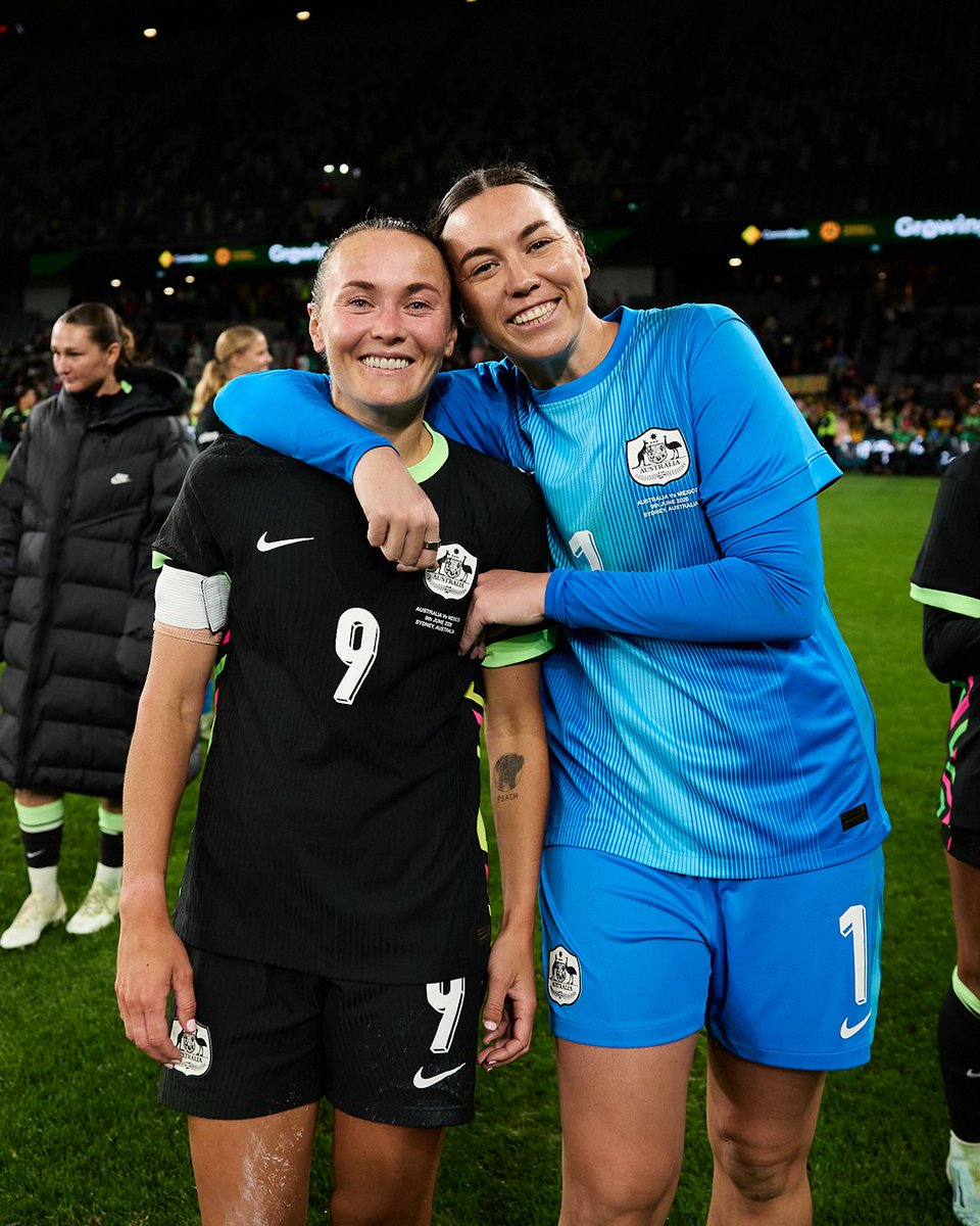 TheMatildas's tweet photo. Getting around the milestone player in her 1️⃣5️⃣0️⃣th game! 👏

#Matildas https://t.co/HDiJSAioMo