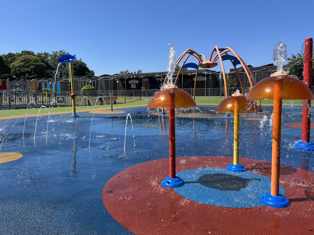 Merton_Council's tweet photo. ☀️ Looking for a fun, free way to cool off and enjoy the sunny weather? 

🌊 Pack your towel, get applying your sunscreen and let your little ones play at our popular splash pads in Wimbledon Park and Tamworth Rec! 

👉 Find out more: https://t.co/KtMGYklh8m https://t.co/UQsd4kFYNk