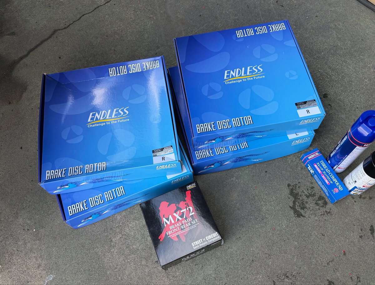 666evo8's tweet photo. ブレーキ周り一式新品に^ ^
キャリパーのボロさが余計際立つな… https://t.co/CH7PLz38Ec
