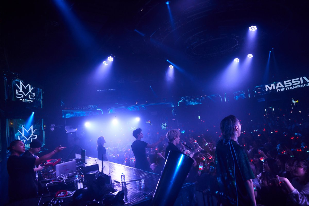 ma55iveofficial's tweet photo. 「MA55IVE UNION at 日本武道館」
AFTER PARTY

Stage Photo📸

┈┈┈
MA55IVE THE RAMPAGE 
3rd LIVE TOUR 2026 "M5V" 
DEPARTURE
OFFICIAL FC先行抽選予約受付は
本日23:00まで⚠️
https://t.co/lTm6VLxMdU
┈┈┈

#MA55IVE #THERAMPAGE
#ましぶ帝国 https://t.co/tz1LFaabDZ