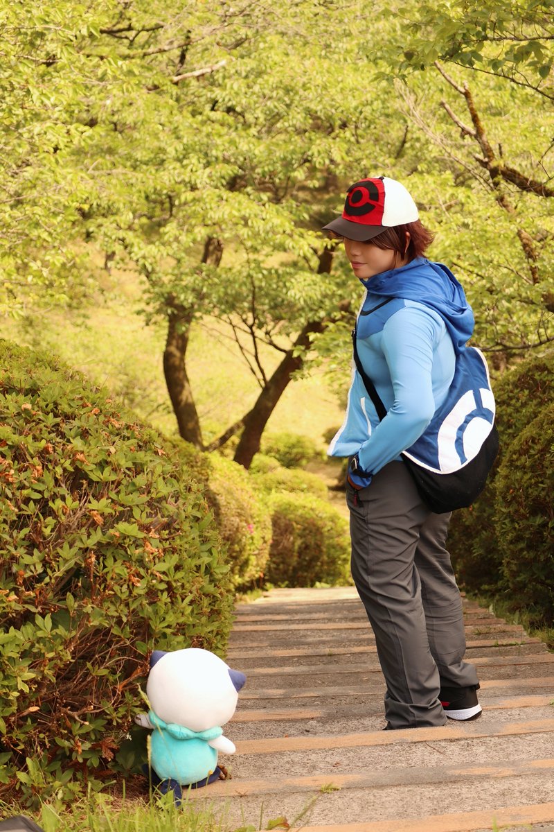 yozuki_cos_5's tweet photo. ＊Cosplay/コスプレ/
ポケモンBW/トウヤ

────────────

始まりは、カノコタウンの片隅

頼れる相棒を見つけた日

──────────────────

thx！
photo：49ちゃん(@_koma2_)

#美飯イベ
#美飯イベin国花苑 https://t.co/guhC3dCvSo