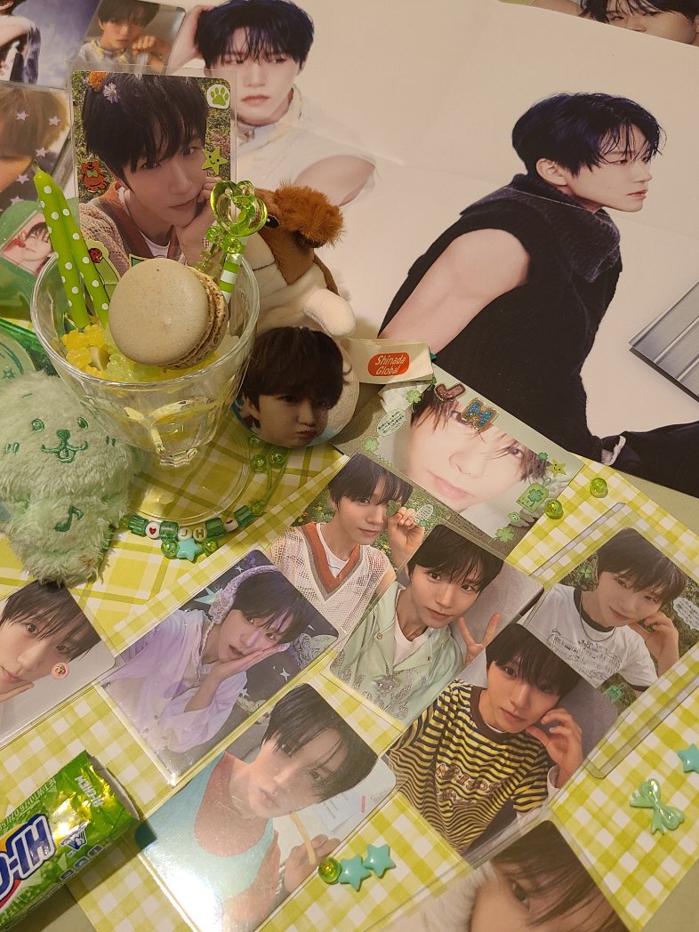 yongbu2's tweet photo. daeyoung, my sweet summer melody 
happy 21st! 
I met you a little before last summer, and a lot has changed since then - for the better!
you've rooted yourself in my heart, and I wish for you to keep being happy and healthy, and I wish to remain alongside you
ily ^_^🐛🌳🌈🌱🍀 https://t.co/wwwUvP90q4
