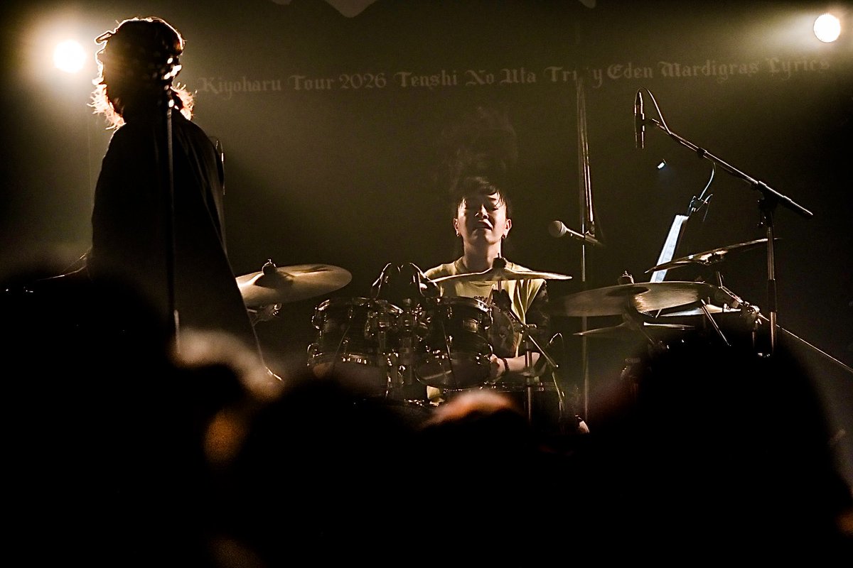 maf39et's tweet photo. https://t.co/HrpKAkKXOr

2026/5/29_30  2DAYS
名古屋ELL

ステージの上で
繰り広げられる世界は美しく

ほんの束の間
現実を忘れさせてくれるLIVEは
ワイパーのように
心をクリアに
気持ちを新たに
日常に戻るパワーをくれる
チカラがあるんだなぁ…
と再確認した夜でした。

@kiyoharu_official https://t.co/q6wVGSirEO