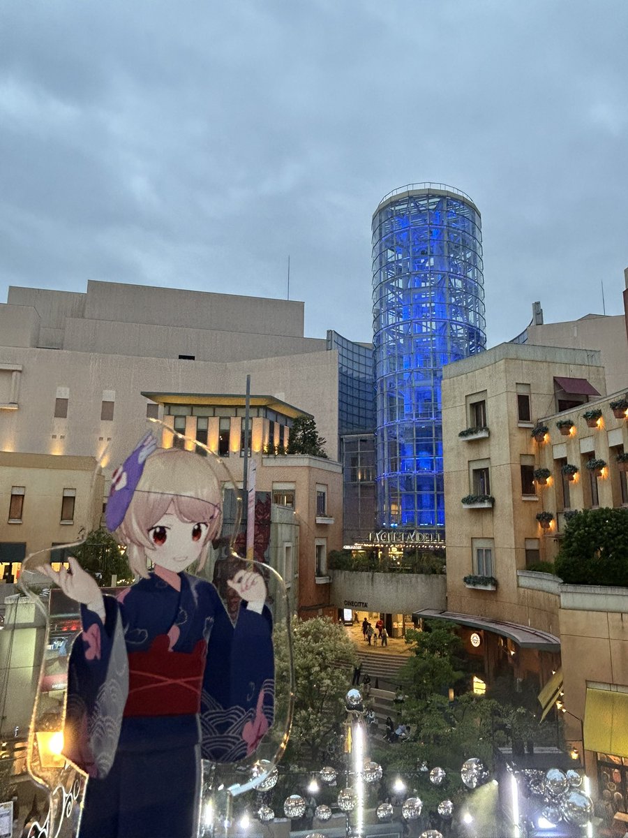 zunda310's tweet photo. ライトアップが映えるまで待ちたかったけど明日早いので退散！
チッタのこういうイベントはいつも賑わっててとても良いのでまた遊びに来たいですね✌️ https://t.co/8foI9wAT8W