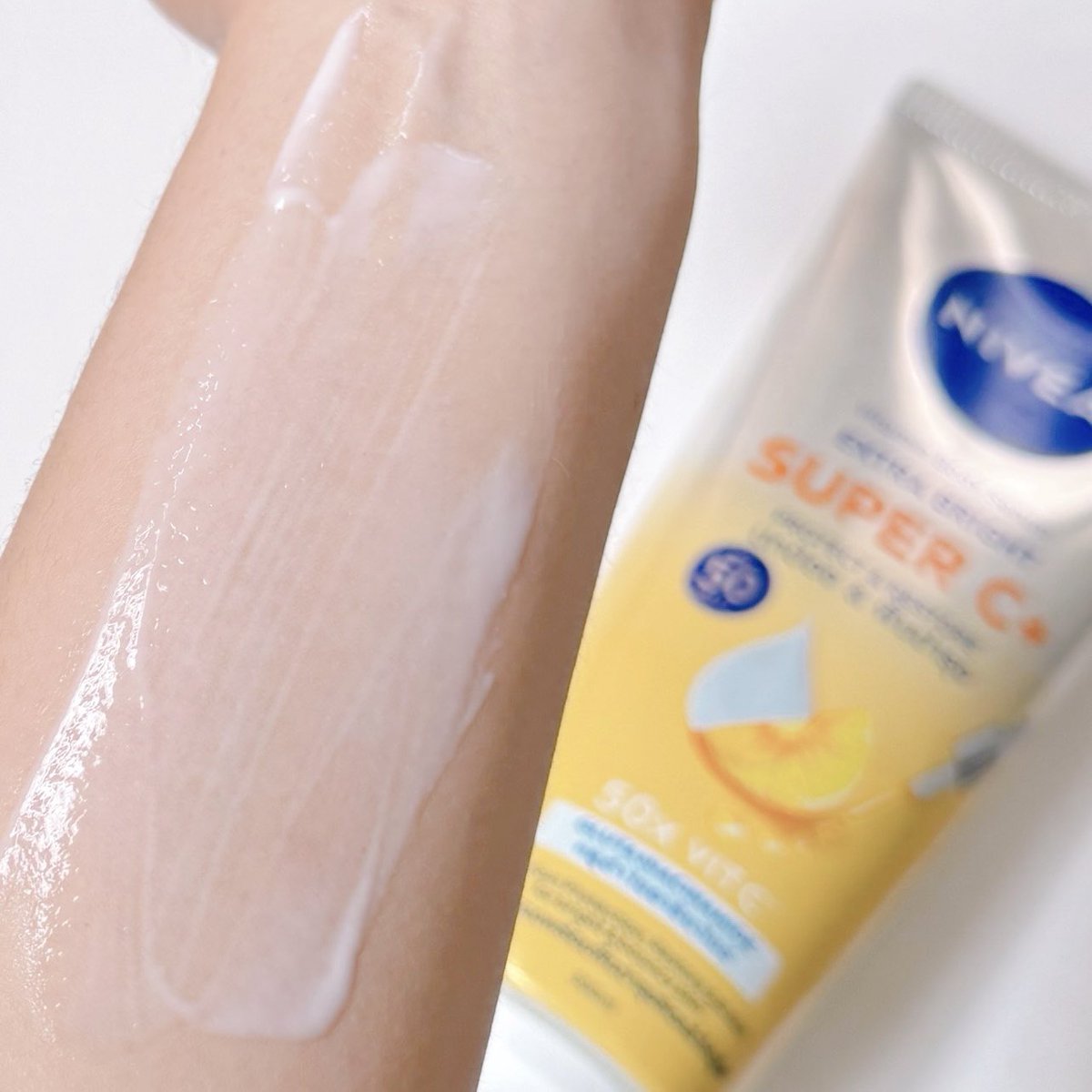 bbrinkk's tweet photo. ยืนยันคำเดิม เซรั่มกันแดดของยัย NIVEA Super C+ คือผิวใสจิง ไม่มีอะไรมาล้มได้ รับประกันความไม่คราบ ไม่เหนียว แล้วทาทุกวัน ชอบว่ะ😭😭 https://t.co/2Em6ZahSR0