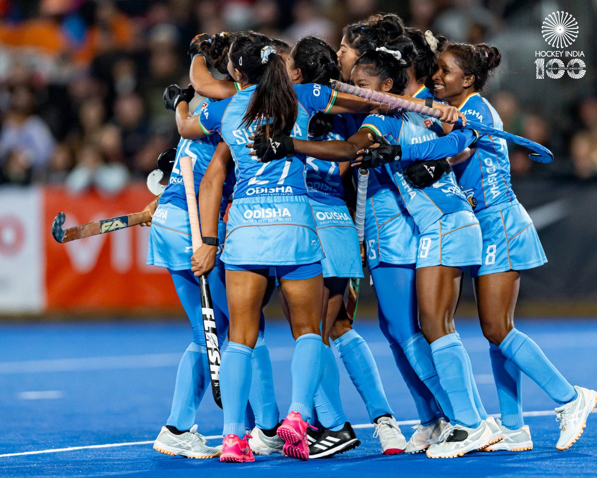 TheHockeyIndia's tweet photo. 𝐀 𝐓𝐈𝐓𝐋𝐄 𝐖𝐎𝐍. 𝐀 𝐃𝐑𝐄𝐀𝐌 𝐀𝐂𝐇𝐈𝐄𝐕𝐄𝐃. 🏆🇮🇳

From the first whistle in Auckland to lifting the trophy, Team India produced an unbeaten campaign to remember. 💙🏑

The FIH Hockey Women's Nations Cup title is ours, and so is a place in the FIH Hockey Pro League. 🚀

Relive the best moments from a historic Final. 📸✨

#HockeyIndia #IndiaKaGame #FIHNationsCup