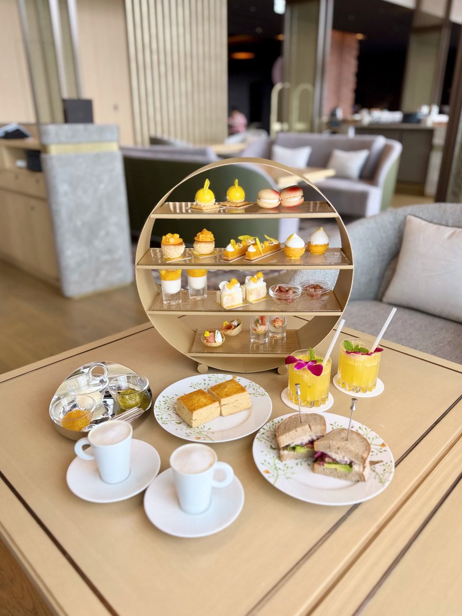 XII43u_'s tweet photo. 📍 大阪ステーションホテル

念願のマンゴーヌン🥭🍰
最初から最後までおいしくて神ω神♩
ステーションホテルのヌンが☝🏻番💫 https://t.co/jzXBM5EMt5