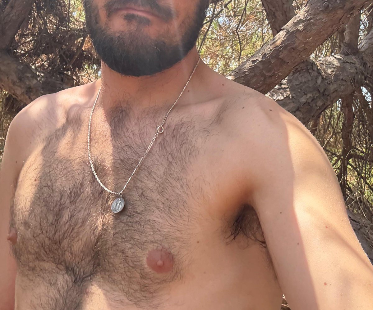 xxxjpwalker's tweet photo. Bom dia X 

Macho na floresta horny. Com calor!  😈🌳 https://t.co/gbSqgJTYlW
