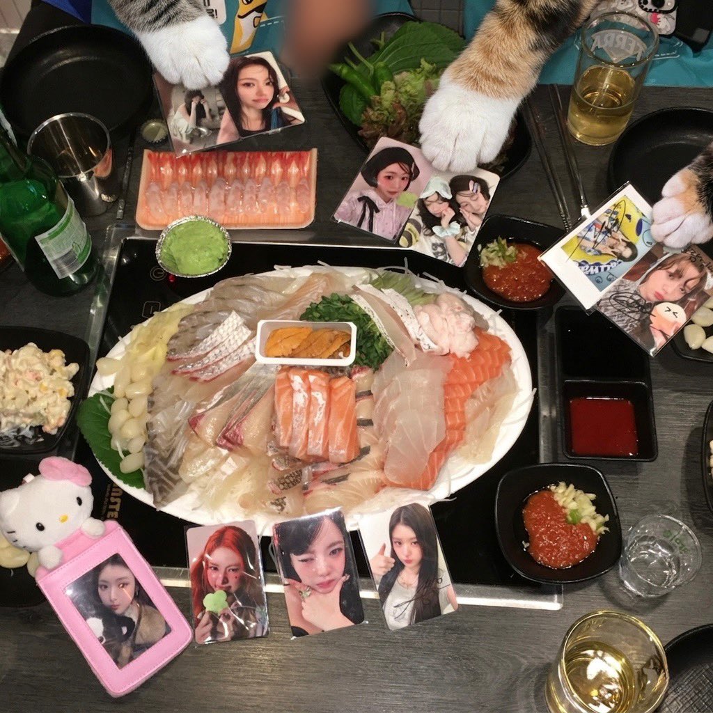 mxmxkee's tweet photo. 우리피프티오래아랑해요...( ᵕ_ᵕ̩̩ ) https://t.co/3yQBfhMc4H