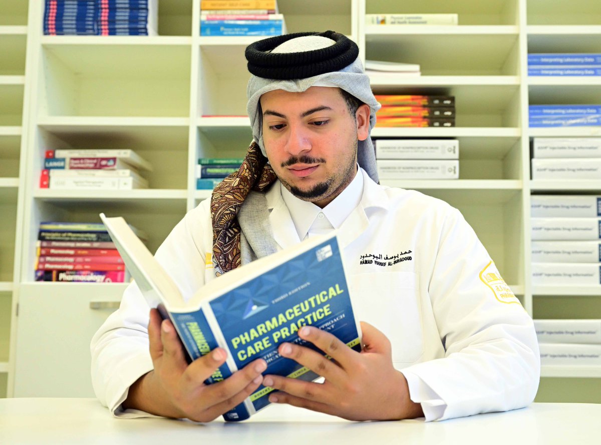 QatarUniversity's tweet photo. #جامعة_قطر  تسلط الضوء على رحلة أول طالب قطري في كلية الصيدلة. 

للمزيد : https://t.co/otKWS3V1Ou

#QatarUniversity highlights the Journey of the First Qatari Male Student in the College of Pharmacy. 

For more: https://t.co/JE353r8rIu https://t.co/zGZA9osMbu