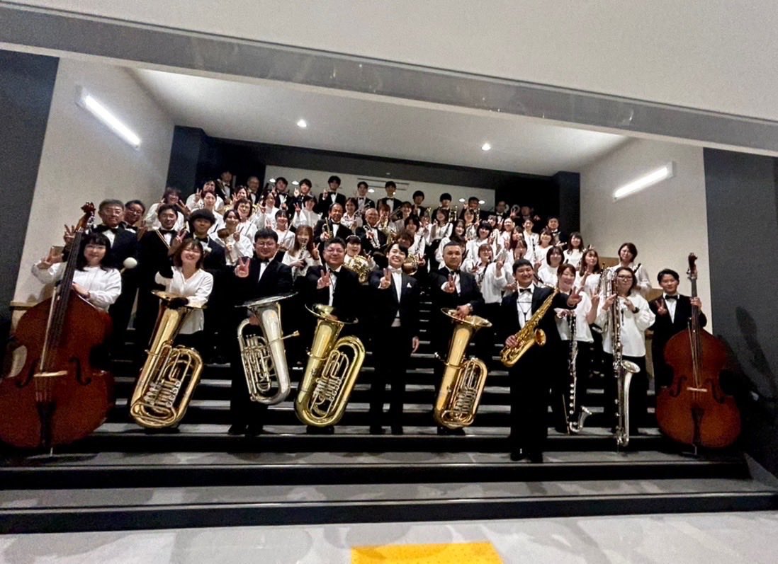 kamiisosui's tweet photo. こんにちは！上磯吹奏楽団です🎺

本日6/21(日)、第76回函館地区吹奏楽祭にて組曲「惑星」より「火星」を演奏いたしました🪐
鬼気迫る戦闘的な曲目、お楽しみいただけましたでしょうか💪🔥

次はいよいよサマーコンサート、函館地区吹奏楽コンクールへ向けて団員一同、日々練習に励んでいきます✨ https://t.co/uANXvvCEXg