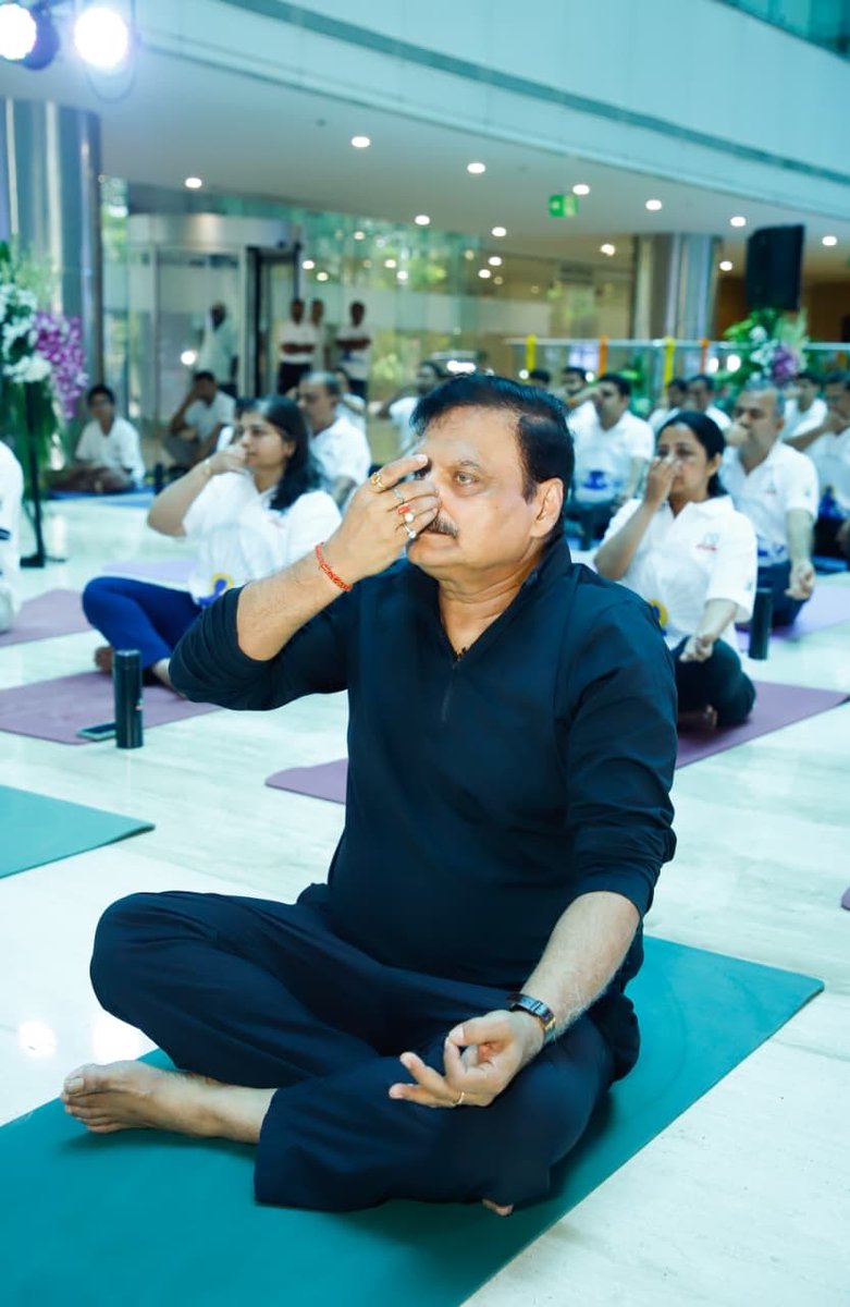 IncomeTaxMum's tweet photo. The Income Tax Department, Mumbai, celebrated the International Day of Yoga 2026 with great enthusiasm under the leadership of Shri Alok Kumar, Pr. Chief Commissioner of Income Tax, Mumbai, reaffirming the Department’s commitment to health, wellness and holistic living.

The session was graced by renowned actor and fitness icon Shri Suniel Shetty, whose inspiring address encouraged participants to embrace yoga as a way of life.

Officers and officials of the Department participated wholeheartedly, reflecting the spirit of this year’s theme, “Yoga for One Earth, One Health.”

#InternationalDayOfYoga #IDY2026 #YogaForOneEarthOneHealth #IncomeTaxMumbai

@IncomeTaxIndia @nsitharamanoffc @FinMinIndia @officeofPCM @PIB_India @PIBMumbai