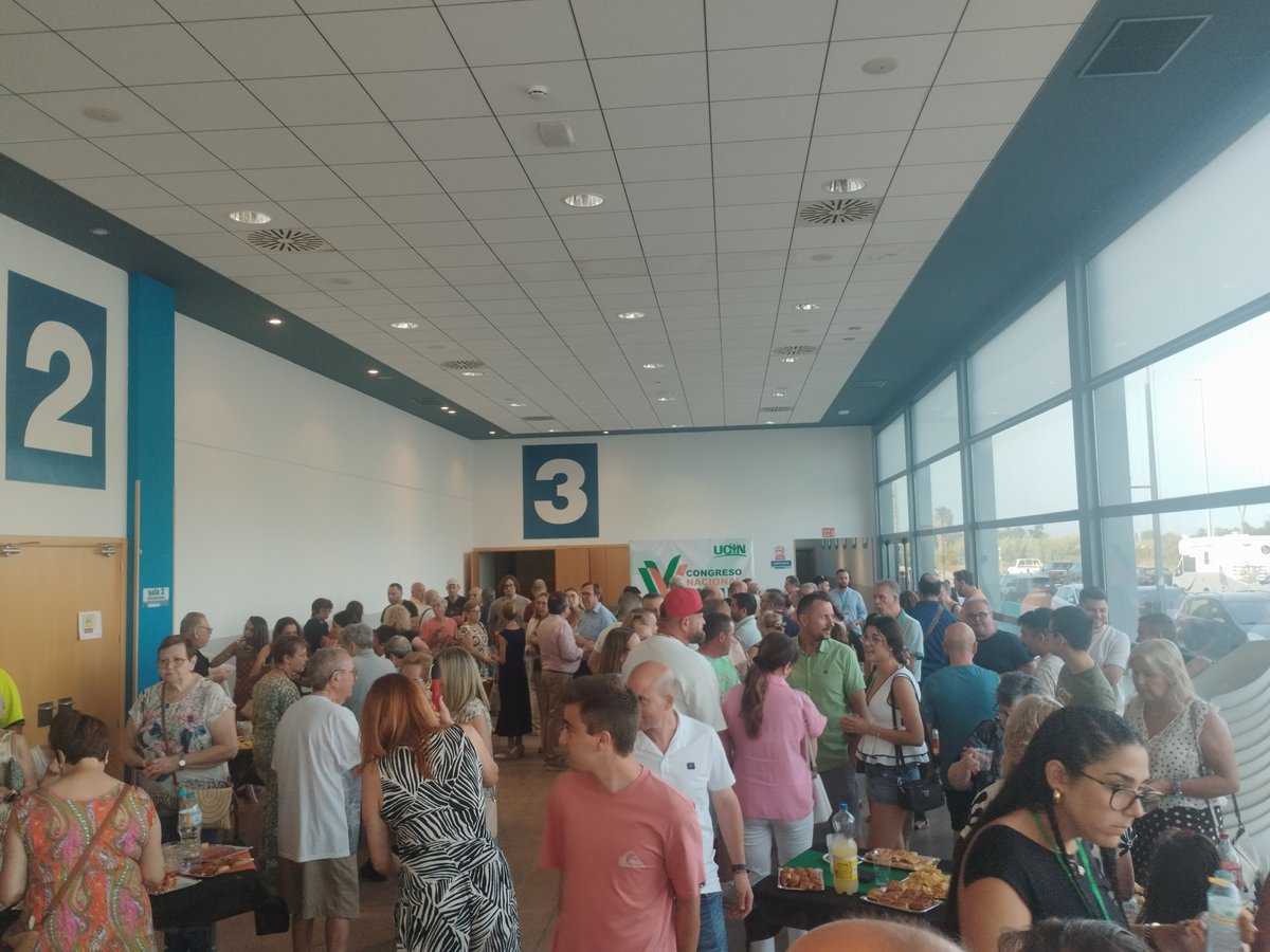 JuanLaciana's tweet photo. Ayer sábado 20 de junio se celebró en Oliva, Valencia, el V Congreso Nacional de UCIN, el partido municipalista más importante de España al que acudieron afiliados, concejales y alcaldes de toda España y donde se reeligió como presidente a Ángel Montealegre. https://t.co/o08WarapXx