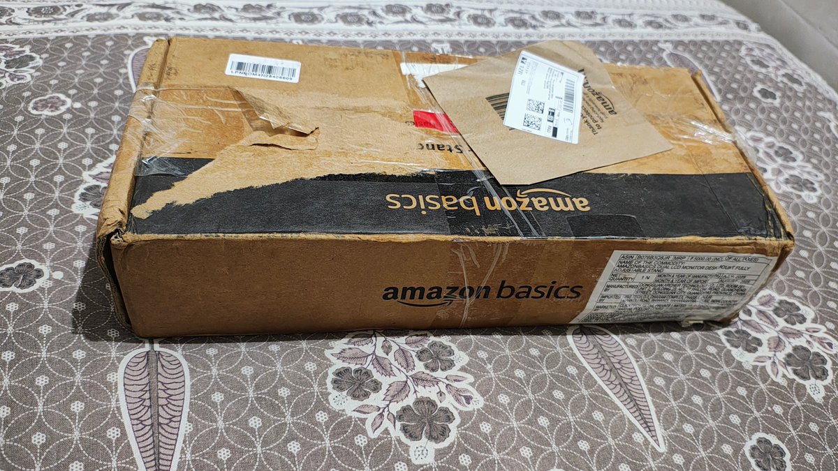 pratikmori94's tweet photo. @amazonIN @amazon I am very disappointed with one product I order of brand 'Amazon basics',it's amazon owned brand so it might be good but package has so many tapeing overlay, clearly RE-PACKAGED MULTIPLE TIME,box is damage. Inside item is also demage. Only good is return policy. https://t.co/0166YB1uEk