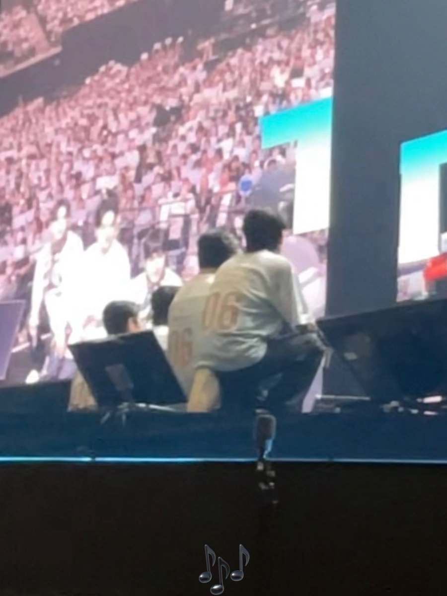 1js8_'s tweet photo. The DECADE 해외막콘 끝❕
#DAY6 #데이식스 https://t.co/vxAaQ3Vw4M