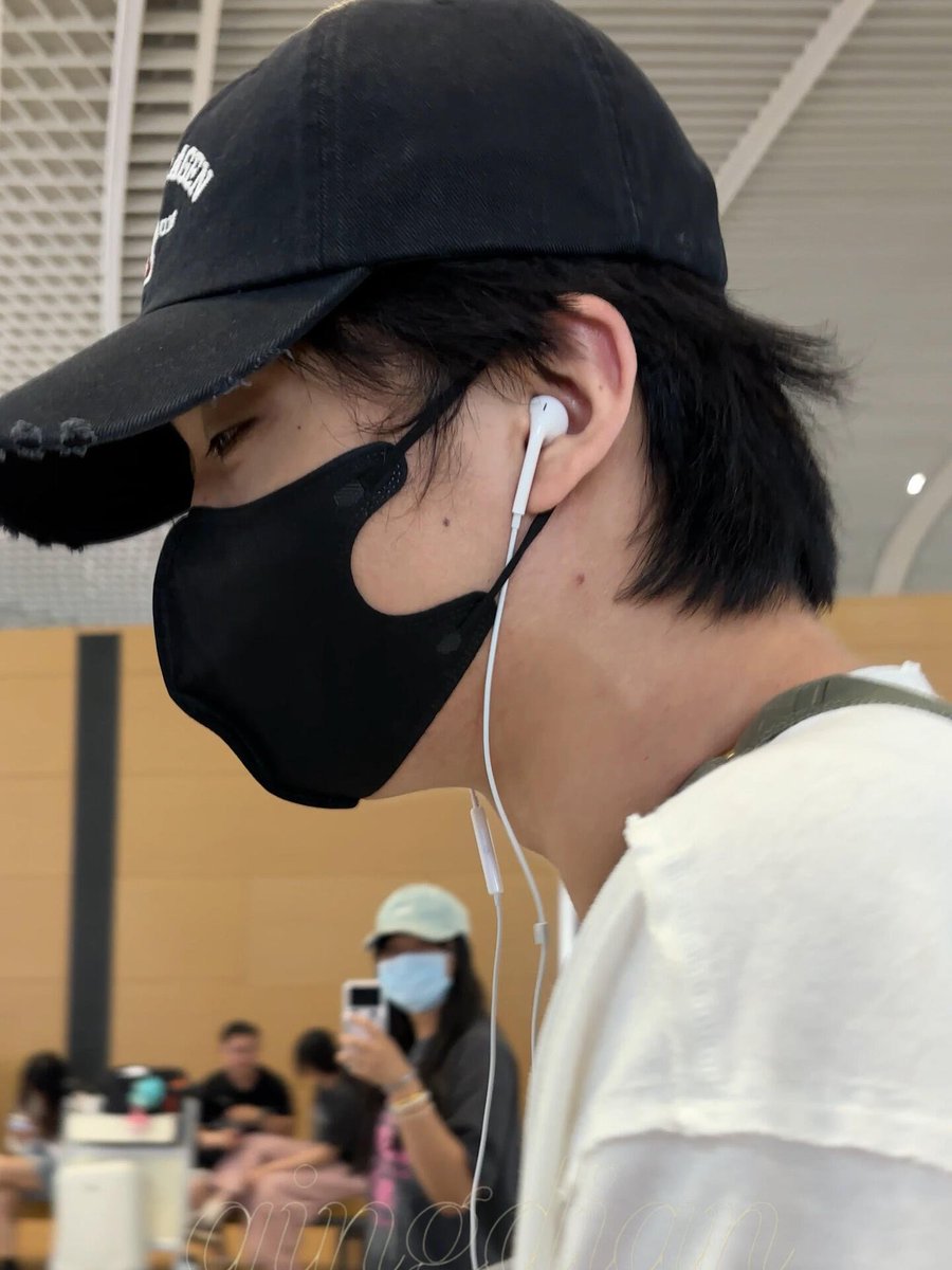 SeeTheLight_17's tweet photo. วันนี้ก็หล่อมากแฟนหนุ่ม 😍

#王赫野 #WangHeye #หวังเฮ่อเหย่ https://t.co/2peh4EujzP