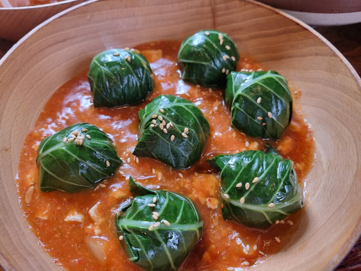 pingping_rabbit's tweet photo. 아 여긴 해운대 정희라는 한식집인데 
올해 들어 맛있다 생각이 제대로 들었음.
다이닝이었다면 조금이니 더 풍미나 맛을 더 느꼈을 수도 있겠다 싶을 정도의 집.
요즘 광안리 바다 보고 돌아다니니 광안리서 살아보는 건 어떨까 생각해 본적이 있는데
해운대 오니 해운대서 살면 어떨까 ���각해 보게 된다.
물론 돈은 없는데 마음 먹고 미친듯이 하면 또 가능할 수 있지 않을까?
이��저런 생각이 든다.