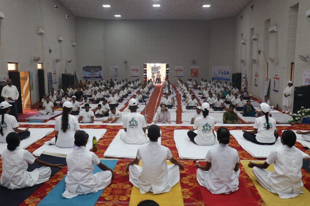 ushanker80's tweet photo. योग से शरीर स्वस्थ, 
मन शांत और जीवन संतुलित रहता है।
#IDY2026 
#InternationalYogaDay  
Umashanker Kumar https://t.co/WxGE2yHGwO