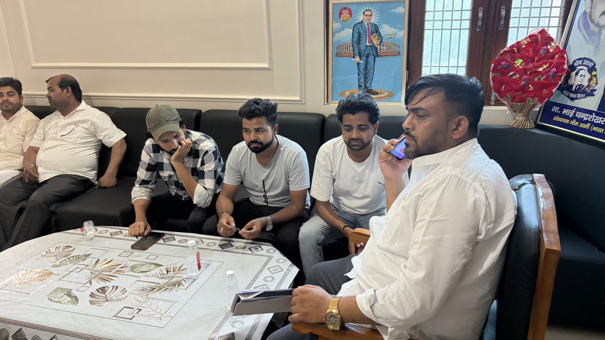 VivekSenASP's tweet photo. आज धामपुर स्थित मेरे कार्यालय पर नहटौर विधानसभा क्षेत्र के मोहल्ला वाल्मीकि बस्ती से आए सम्मानित लोगों की समस्याओं को गंभीरता से सुनकर संबंधित अधिकारियों से वार्ता की गई तथा उनके समाधान हेतु आवश्यक कार्रवाई की गई। https://t.co/fclL16fLX2