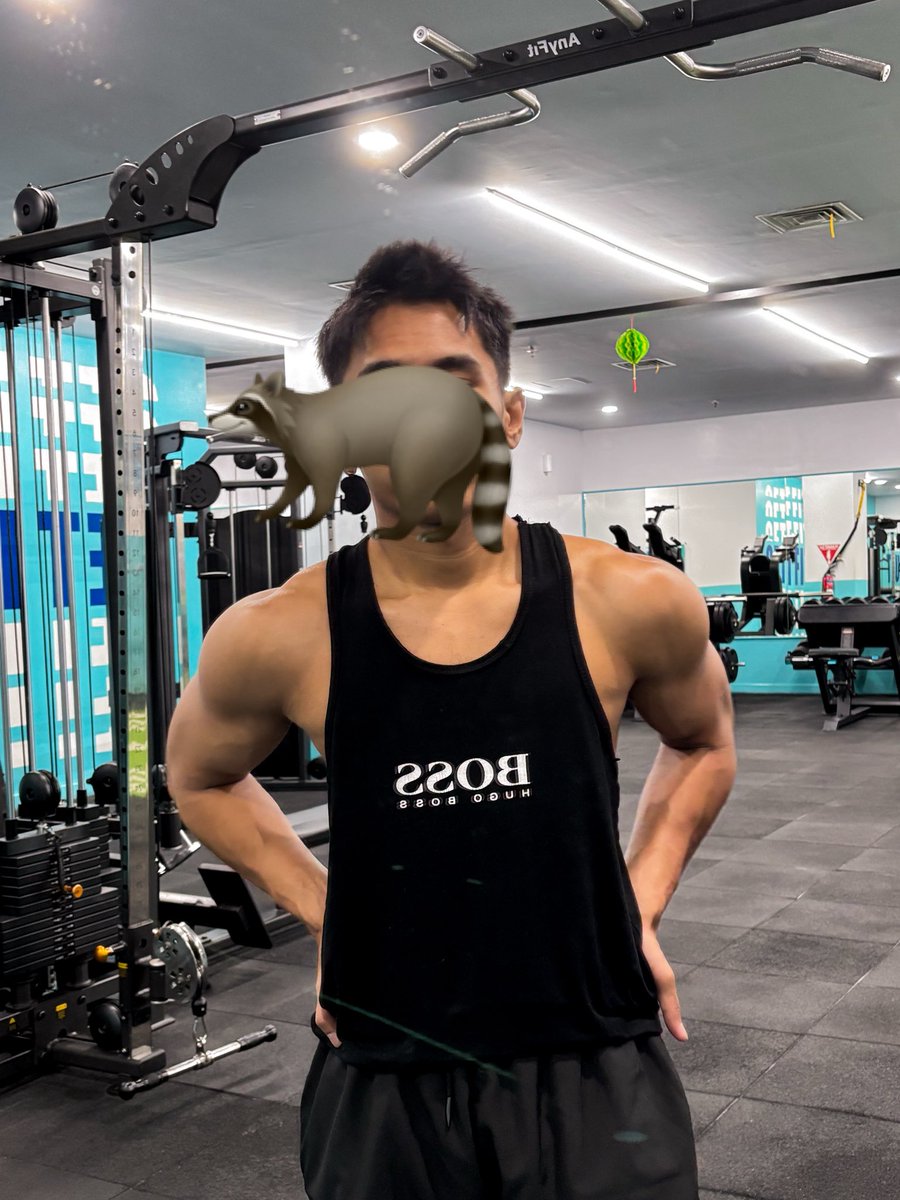 RakunPohon's tweet photo. P adu pose andalan di gym💪🏼 https://t.co/NuKODt3c7G
