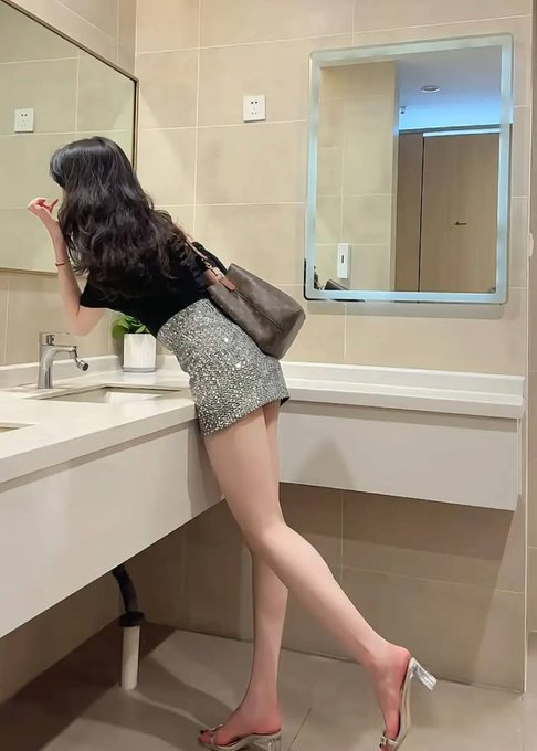 Entry7b7jJ's tweet photo. CK還是灰色的好看🥰
#CK     #雲林 https://t.co/rWT0hPxAsE