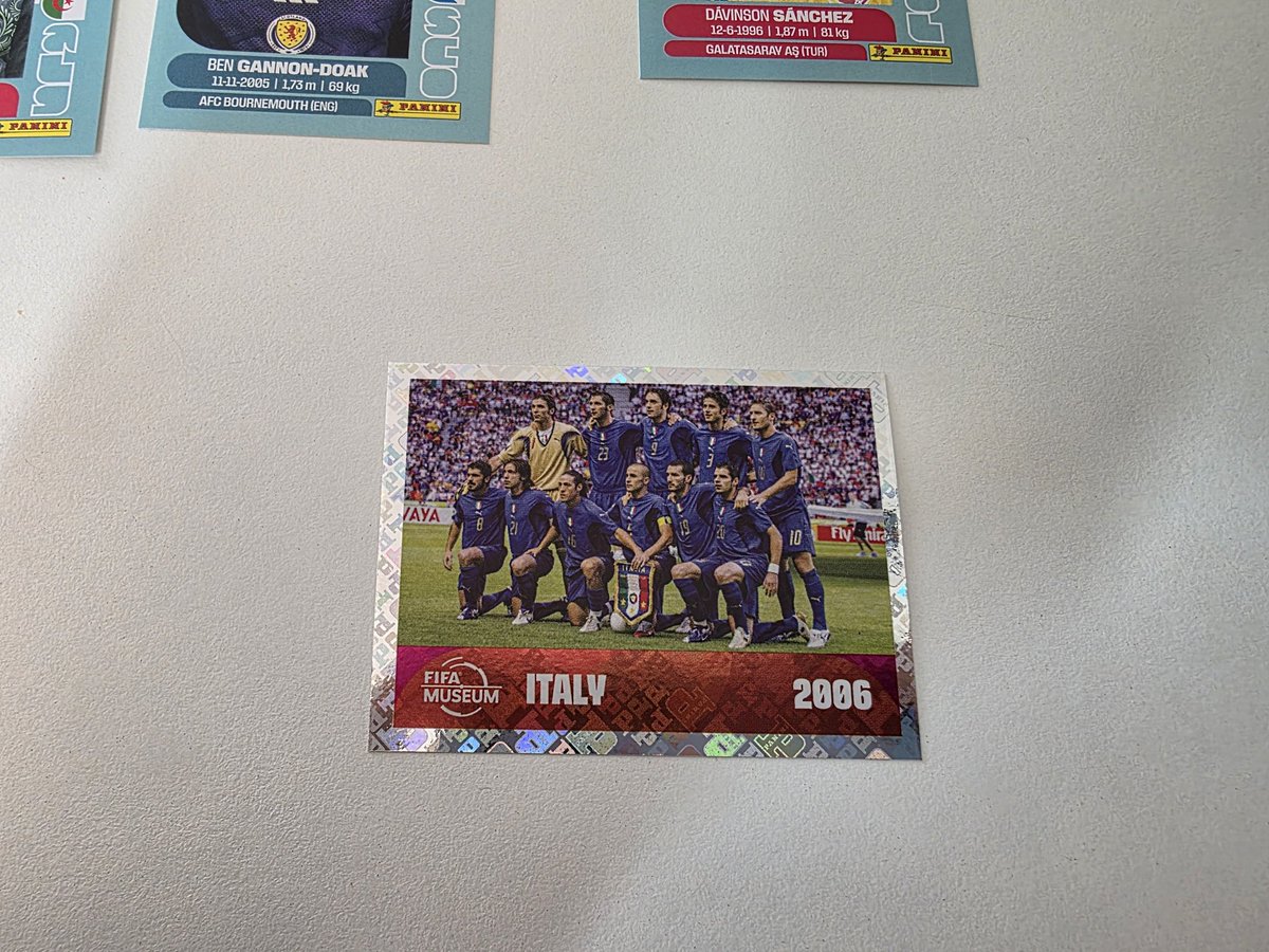 Heemmmmmik's tweet photo. Czy ktoś zbiera naklejki panini? 
U mnie młody się wkrecił ale po otworzeniu kilkudziesieciu paczek ma juz okolo 40-50 zdublowanych pozycji. Moze ktos chce sie wymienić? https://t.co/3SCmgLNerr
