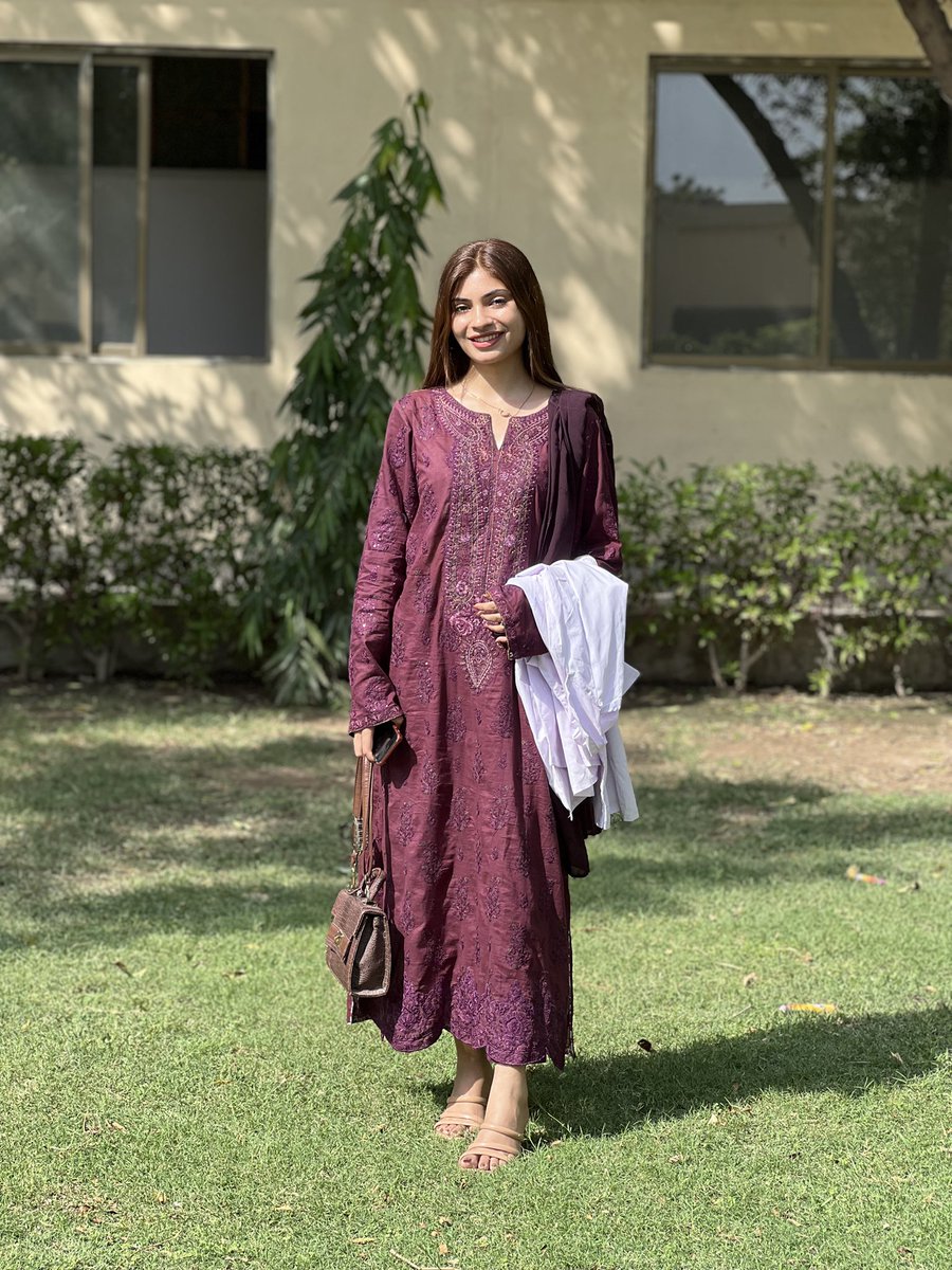 vibewithmaha's tweet photo. Alhamdulilah 🎓🥼 https://t.co/nfouPCoQL1