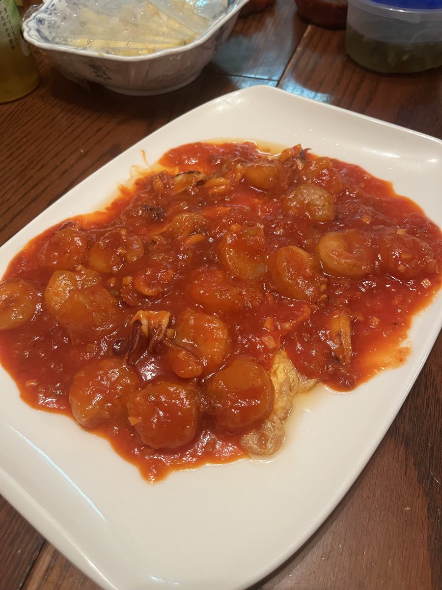 dedenne212's tweet photo. 日曜の夕食であればバカみたいな量のエビチリを作っても差し支えないとされている https://t.co/5OfLMABrpz