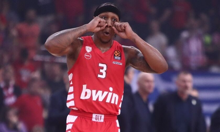 PallasAlex's tweet photo. "Μας αδικουν και φερνουμε Ομπραντοβιτς" #OlympiacosBC https://t.co/x1kiFIbklQ